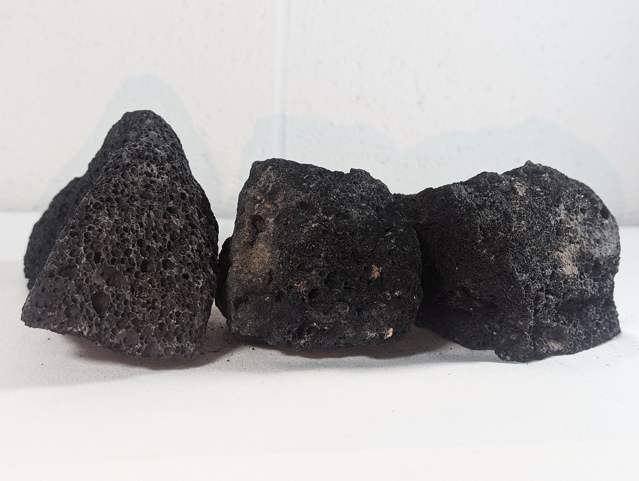 Black Lava Rock Volcanic Decoration Aquascaping Aquarium 3 Piece 1.3kg (RC10065)